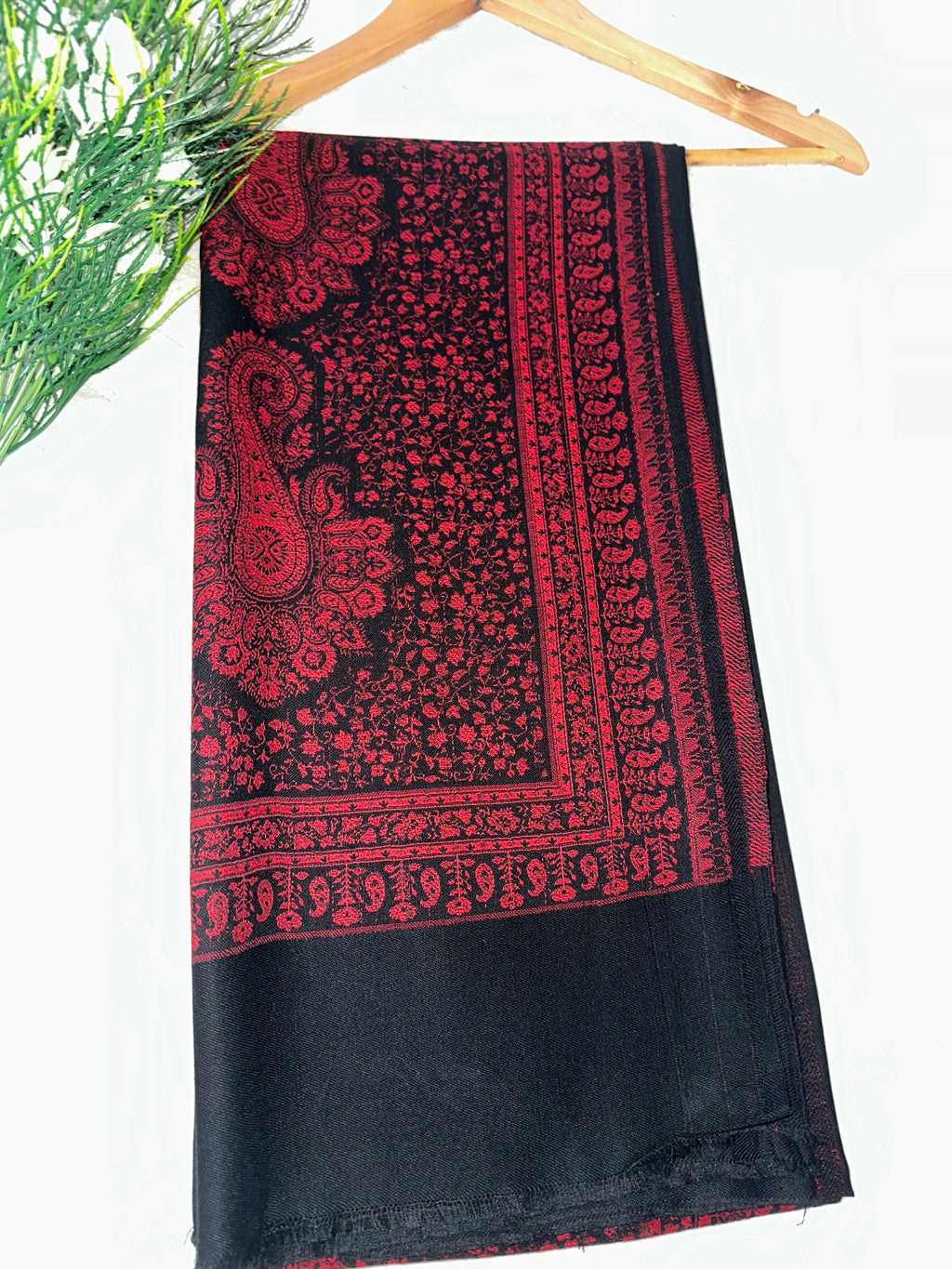 Black & Red Pashmina Shawl for Women – Elegant Luxury Wrap