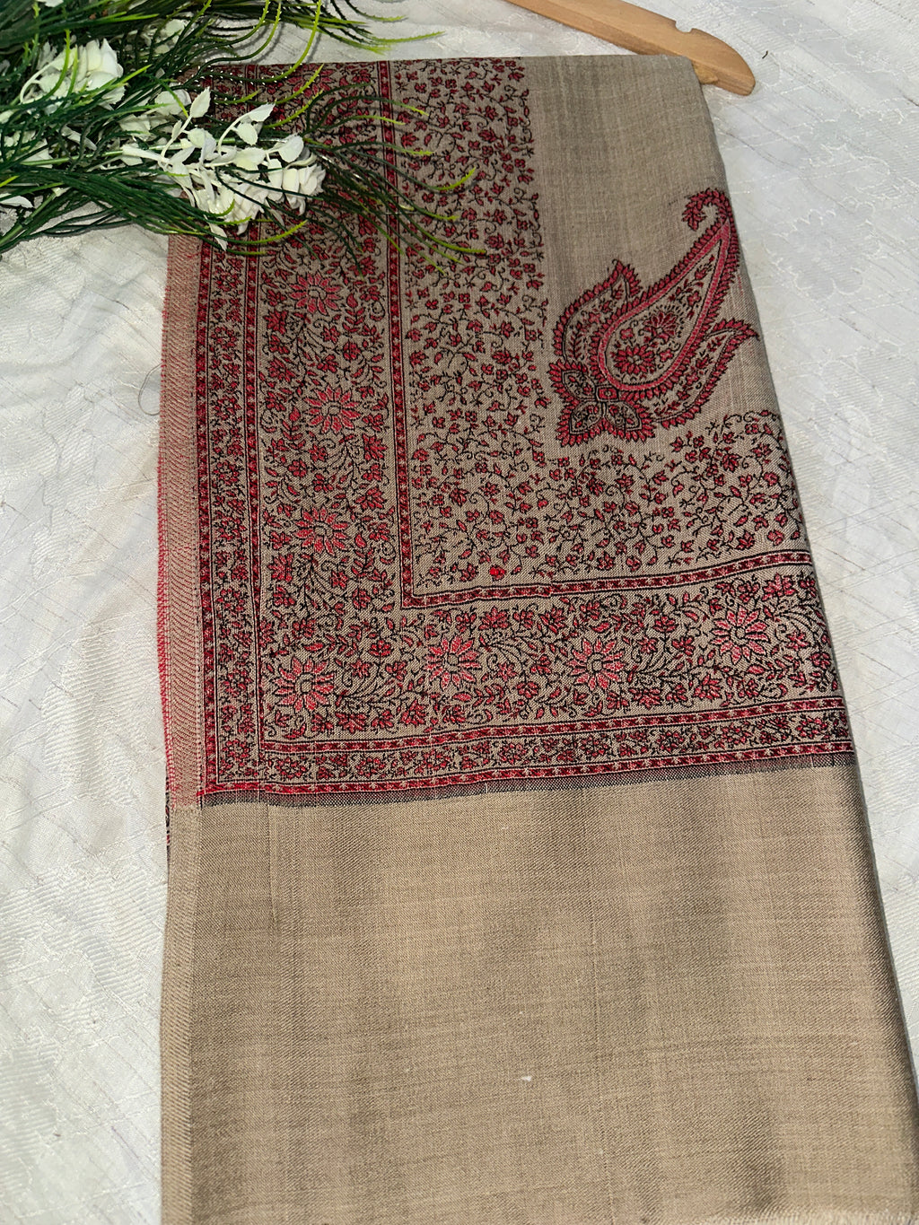 Beige Pashmina Shawl for Women – Elegant Printed Wrap